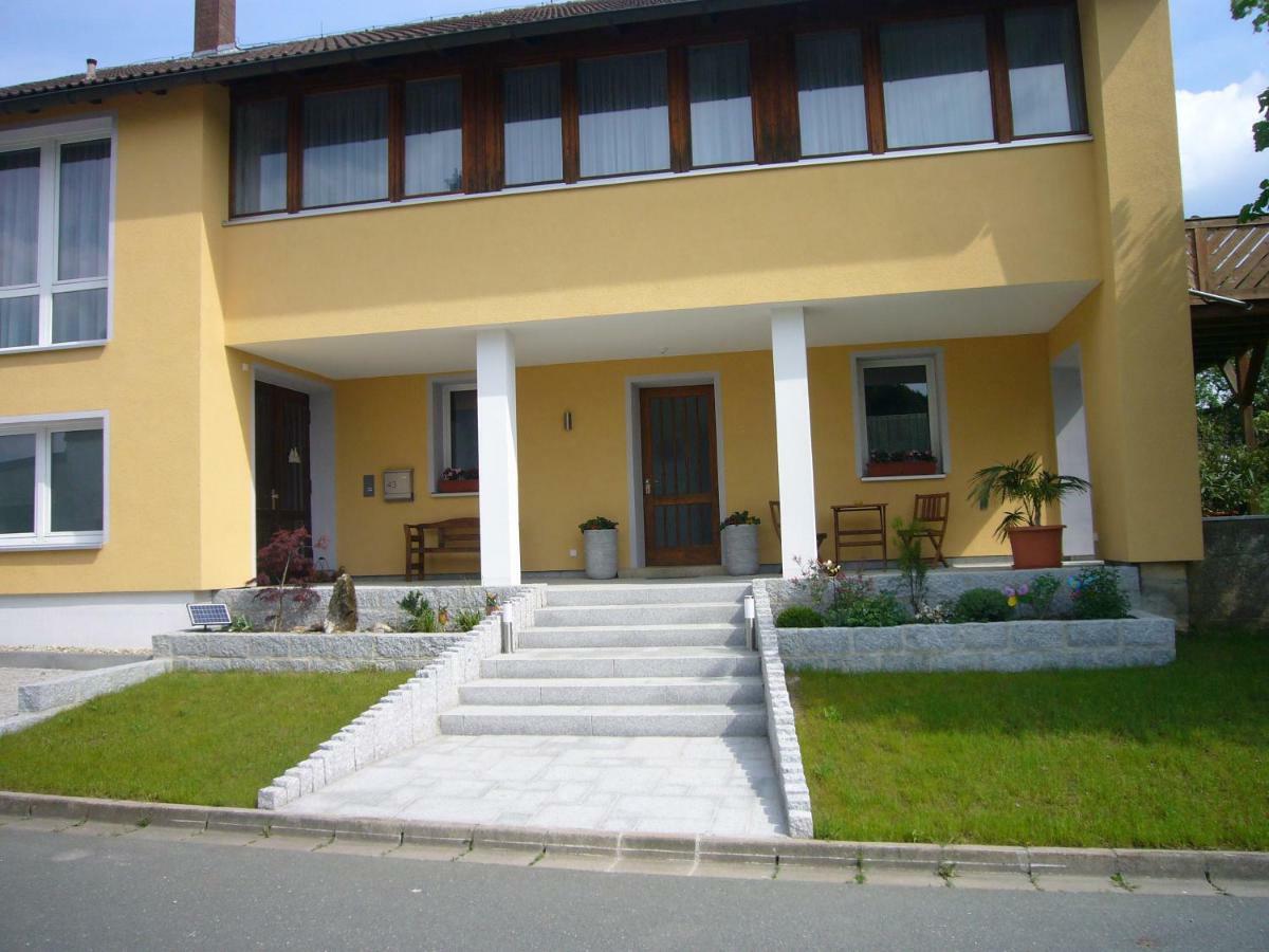 Ferienwohnung Im Alten Schulhaus - Keine Monteure Plech Zewnętrze zdjęcie